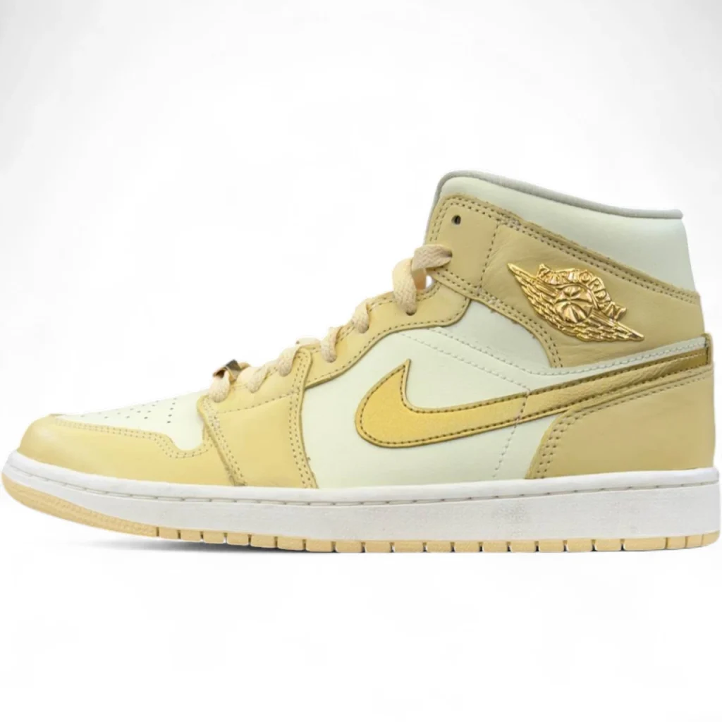 نایک جردن Air Jordan 1 Mid Celestial Gold سایز 41، کاملاً آکبند و خاص. طراحی طلایی شیک، کیفیت پریمیوم و استایل خیابانی با قیمت جهانی بالا. خرید از سایت تاناکورا.