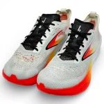 جزئیات کناری Brooks Hyperion