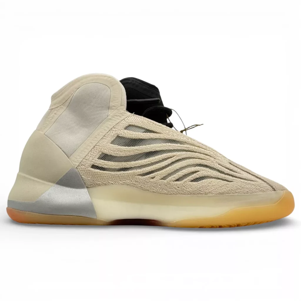 کفش آدیداس Yeezy 700 V3 Azael نمای بغل