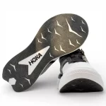 لوگوی HOKA روی کفش Transport X سفید مشکی