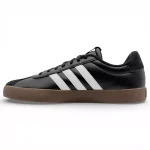 نمای بالا کفش روزمره مردانه adidas مشکی