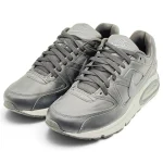 نمای روبرو کفش نایکی Air Max Command Leather مشکی