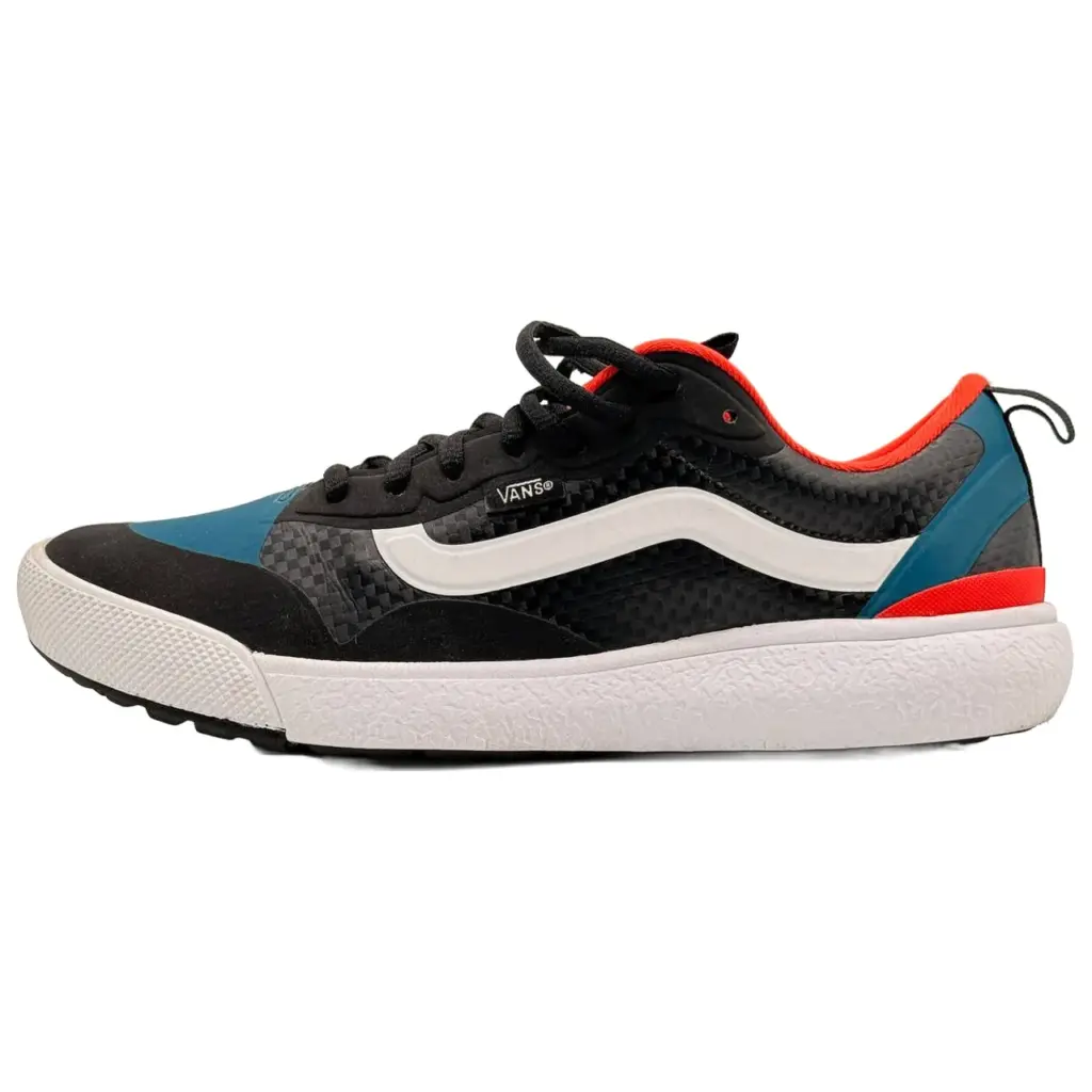 کفش ونس اولترا رنج (UltraRange) مشکی سایز 41 (26.5 سانتی‌متر) کارکرده - نمای بغل بیرونی لنگه‌ی چپ